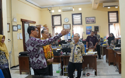 Kunjungi Dinas Pendidikan dan BKPSDM, Pjs Bupati Tuban Tekankan Pentingnya SDM Berkualitas